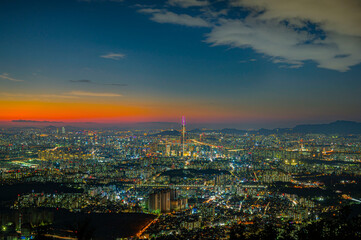 Fototapeta na wymiar view of twilight seoul city scape and Downtown skyline in Seoul, South Korea