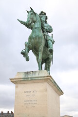 Fototapeta na wymiar Estatua Luis XIV