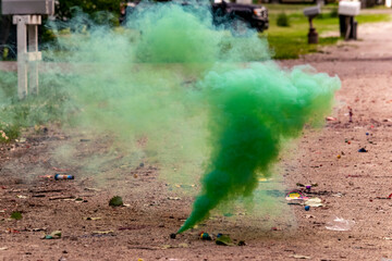 Obraz premium green smoke bomb