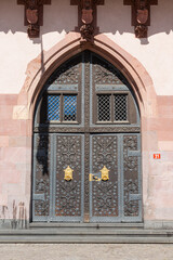 Fototapeta na wymiar Door of city hall in Frankfurt