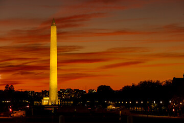 Fototapeta na wymiar Washington Monument with red cloud 