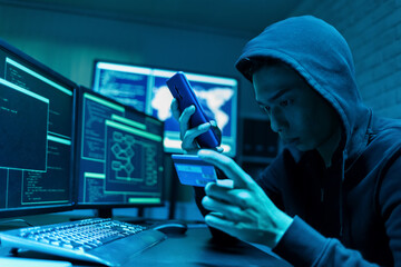 Hacker fraudulently use credit card
