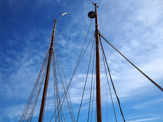 Sailing masts of wooden tallships