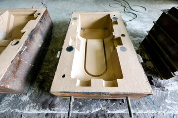 View of the sand mold models for steel casting. Molding sands, also known as foundry sands, are defined by eight characteristics: refractoriness, chemical inertness, permeability, surface finish.