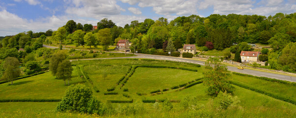 Fototapeta na wymiar Panoramique vallon de Crépy en Valois (60800), Oise en Hauts-de-France, France