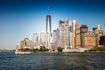 Obraz premium View of Manhattan from the water in New York, USA