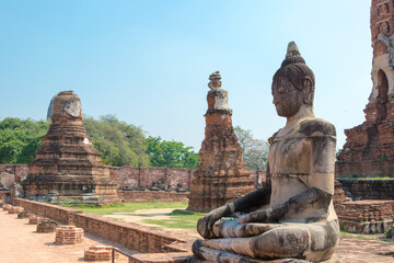Fototapeta na wymiar WAT MAHATHAT in Ayutthaya, Thailand. It is part of the World Heritage Site - Historic City of Ayutthaya.