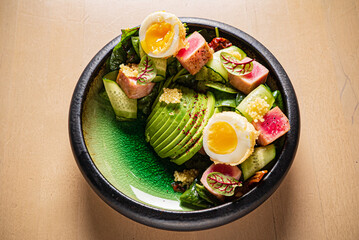 salad with tuna steak with avocado