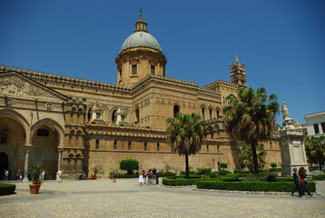 Obraz premium The Cathedral Church of Palermo is the main Catholic place of worship in the city of Palermo