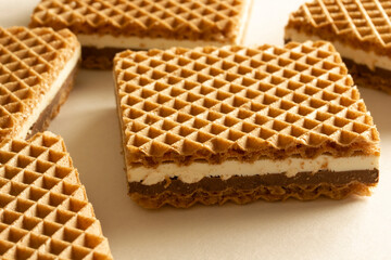 Crispy wafers with chocolate and hazelnut cream