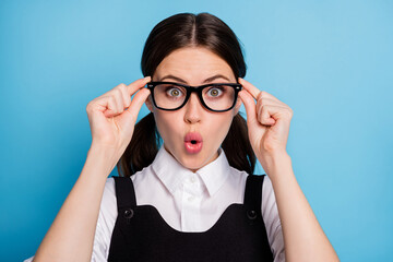 Close-up portrait of her she nice attractive pretty amazed brainy knowledgeable cheery schoolgirl...