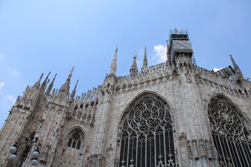 Fototapeta na wymiar Piazza del Duomo famous duomo of milan in milan city center