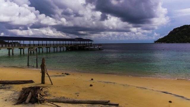 Time Lapse : Aur Island Jetty, Johor Province,Malaysia With Dramatic Cloud. HD