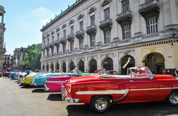 Acrylic prints Havana vintage car in havana cuba