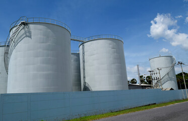 Fototapeta na wymiar large oil storage tanks image