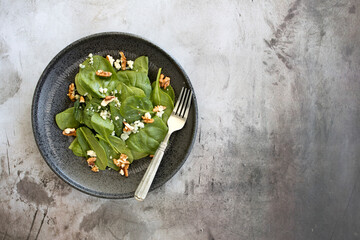 Spinach  Salad with Walnuts and Blue Cheese