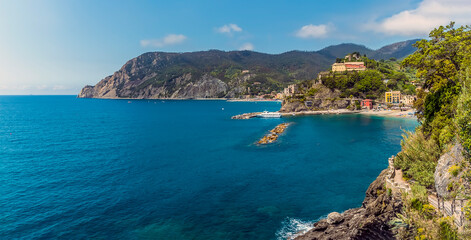 Fototapeta na wymiar A view from the Monterosso to Vernazza path in summertime