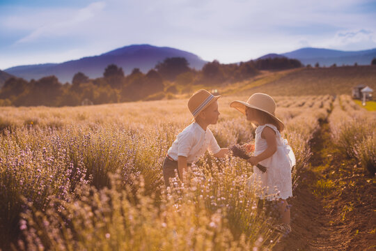 Love Beyond Age, A Moment Before Kiss