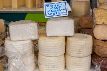 Marktstand mit Käse, Mallorca