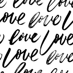 Obraz premium Seamless pattern with love words. Valentines vector pattern with handwritten black lettering. Dry brush rough edges. Typographic style ornament for Valentine's Day greeting card, wrapping paper