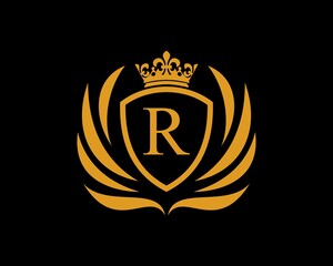Obraz premium Royal luxurious heraldic crest with R Letter inside