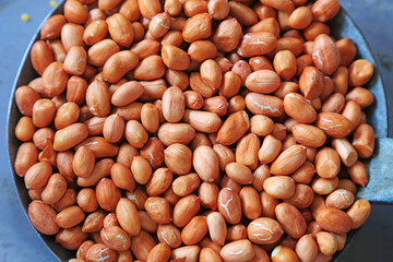 Peanuts are piled together, nutritious and healthy food