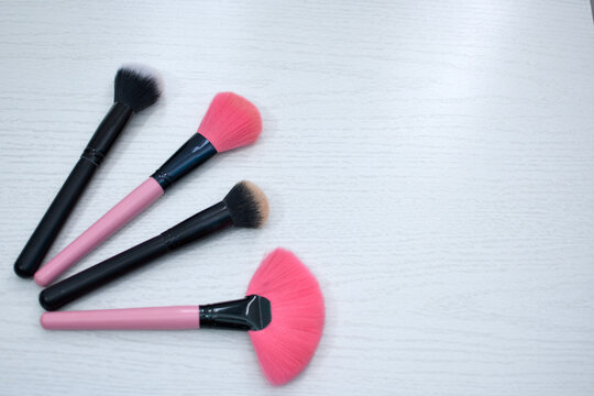 brochas rosa y negro