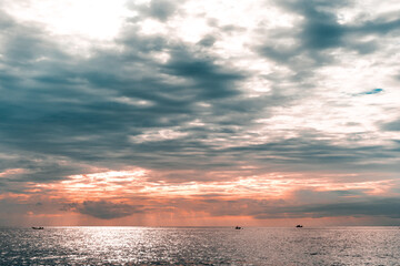 Fototapeta premium sunset over the sea