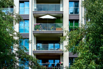 Balkone an einem Neubau in Berlin