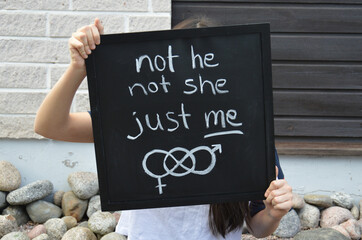 Confident teenager gives important message about being happy with your own gender identity -...