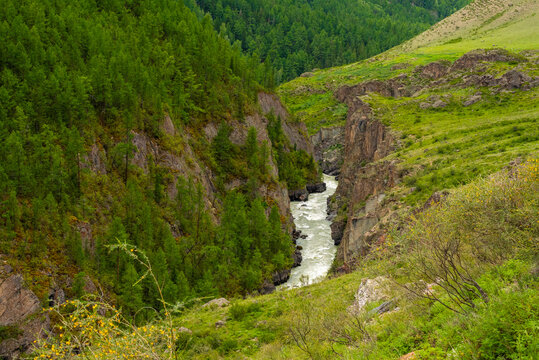 The Mazhoy cascade on the Chuya River - the venue for rafting competitions