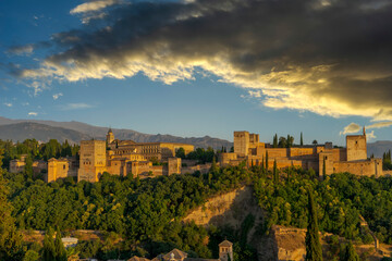 hermoso atardecer en la alhambra de Granada, Andalucía