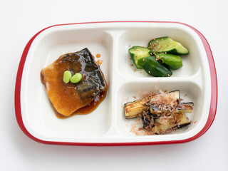 シニア・痴呆症・認知症のお年寄りのための夏のメニューワンプレート介護食【さばのみそ煮】