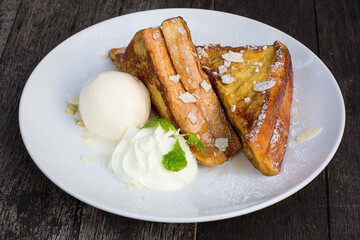 honey toast with and ice cream
