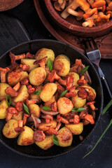 Chanterelle Mushrooms with Crispy Sage Potatoes. Fried Chanterelle Mushrooms And Potatoes Recipe.