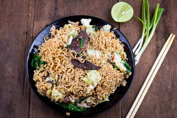 Fried Thai Mama Instant Noodles