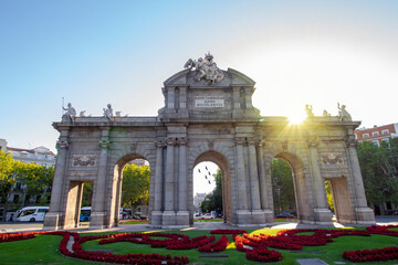 Fototapeta premium Puerta de Alcala, famous tourist attraction in Madrid