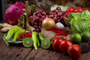 Composition with assorted raw organic vegetables