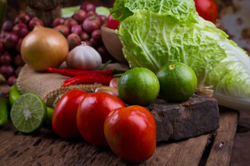 Composition with assorted raw organic vegetables