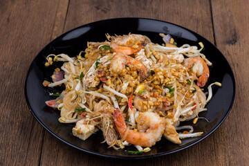 Thai fried noodle with fresh prawn (Pad Thai), Select focus