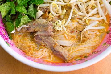 Kanom jeen namya (white noodles with fish curry sauce), thai food.