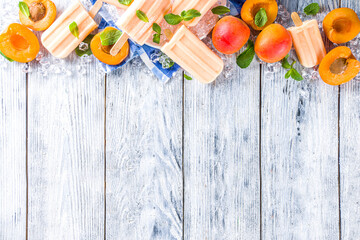 Homemade apricot popsiclesbann