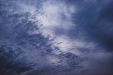この雲の先に