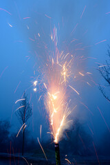 Deutschland, Bodenfeuerwerk zum Jahreswechsel.