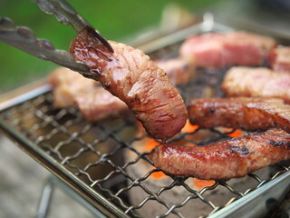 バーベキューで焼くミスジ（焼肉）