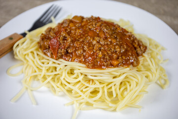 assiette de spaghetti à la bolognaise