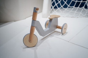 Toy tricycle