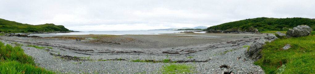Loch Eishort Küste bei Ord, Isle of Skye, mit Blick auf die Guillin Mountains