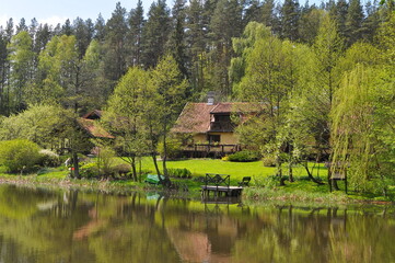 Dom nad rzeką. Polska - Mazury - Warmia. © Rafa