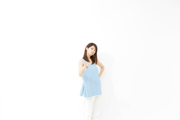 女性　白バック